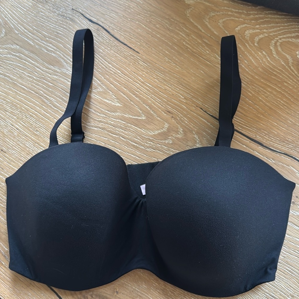 Black Strapless Bra